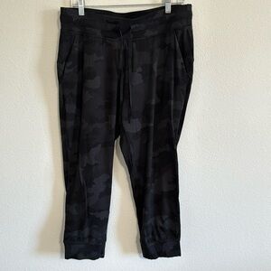 Lululemon align joggers cropped. Size 12. Black camo